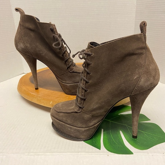 Elizabeth & James MOXY Brown Suede Heeled Ankle Booties - Picture 2 of 10